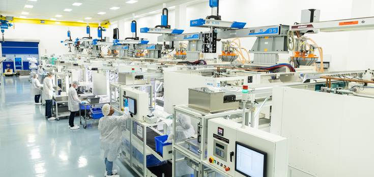 Sepro robots increase productivity and enhance workflows. Within cleanroom market, our robots can be used with the injection molding machines and with their peripherals: assembly, inspection, traceability, packaging, etc.