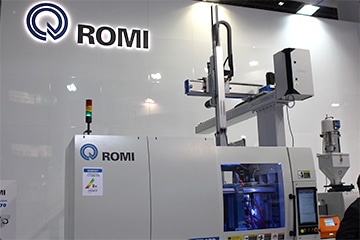 Sepro Industrial Robot on IMM